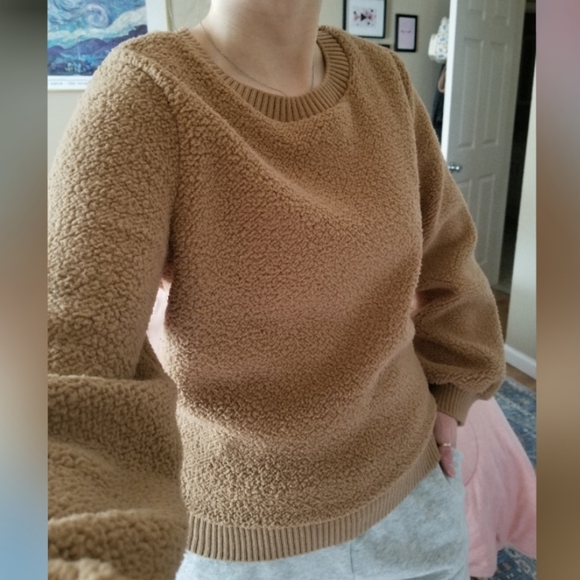 A&F Soft AF Sherpa Pullover - Picture 3 of 7